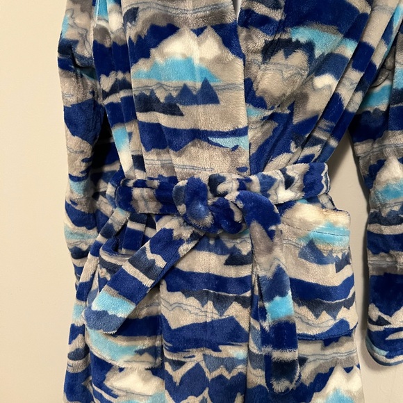 Lands' End Blue and Gray Patterned Robe - Picture 2 of 6